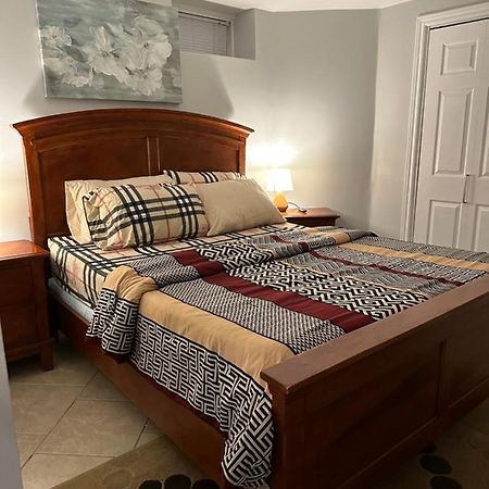 Deluxe Double Room- Hazel Stays Mississauga Esterno foto